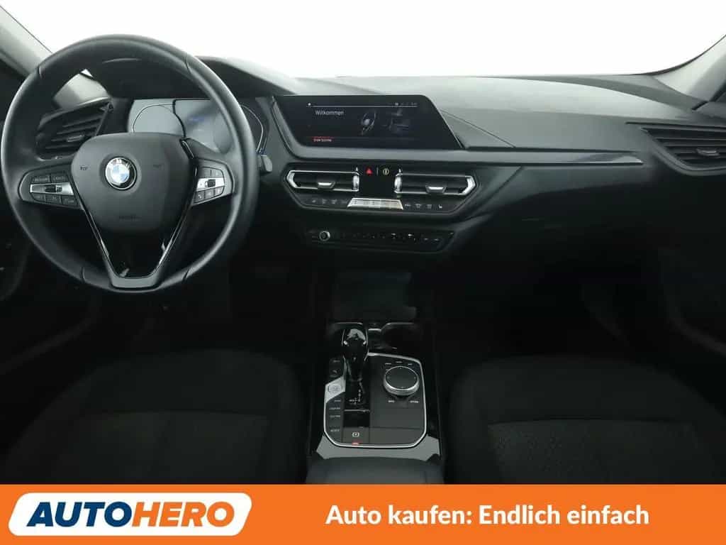 BMW 118 i Advantage Aut*NAVI*LED*TEMPO*PDC*SHZ* 12/2020-photo-11