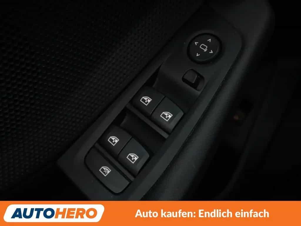 BMW 118 i Advantage Aut*NAVI*LED*TEMPO*PDC*SHZ* 12/2020-photo-28