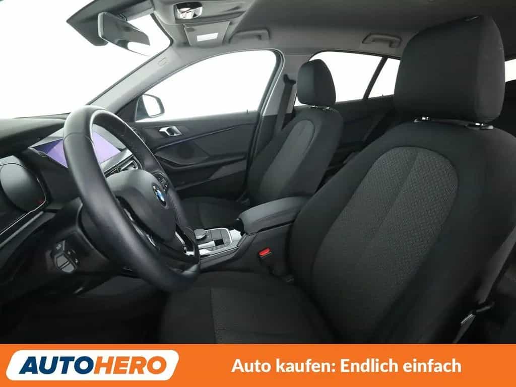BMW 118 i Advantage Aut*NAVI*LED*TEMPO*PDC*SHZ* 12/2020-photo-9