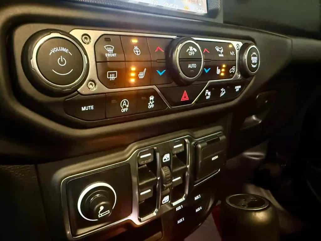 Jeep Wrangler Unlimited Sahara*Alpine*R-Kam*4x4*Voll* 01/2020-photo-23