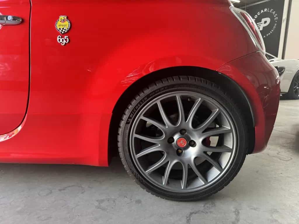 Abarth 695 TRIBUTO FERRARI /CARBON/N°1056/1199 12/2011-photo-20