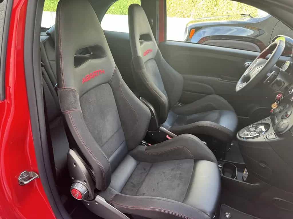 Abarth 695 TRIBUTO FERRARI /CARBON/N°1056/1199 12/2011-photo-6