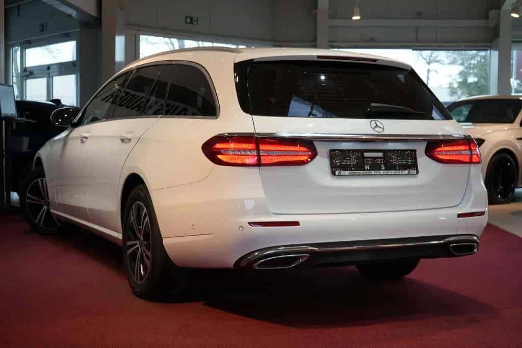 Mercedes-Benz E-Class d 4Matic T 9G Avantgarde *LED*Kamera* 03/2020-photo-1
