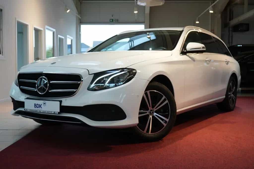 Mercedes-Benz E-Class d 4Matic T 9G Avantgarde *LED*Kamera* 03/2020-photo-2