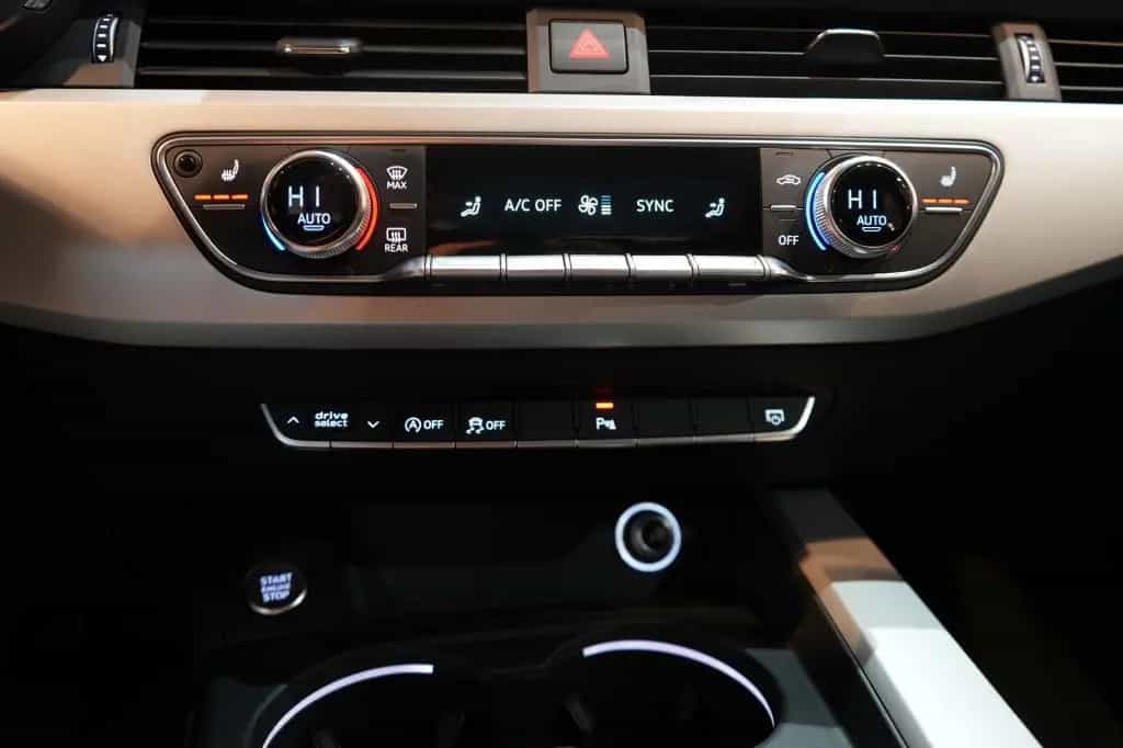 Audi A4 Avant 2.0 TFSI ultra *LED*Navi*Kamera* 12/2015-photo-14