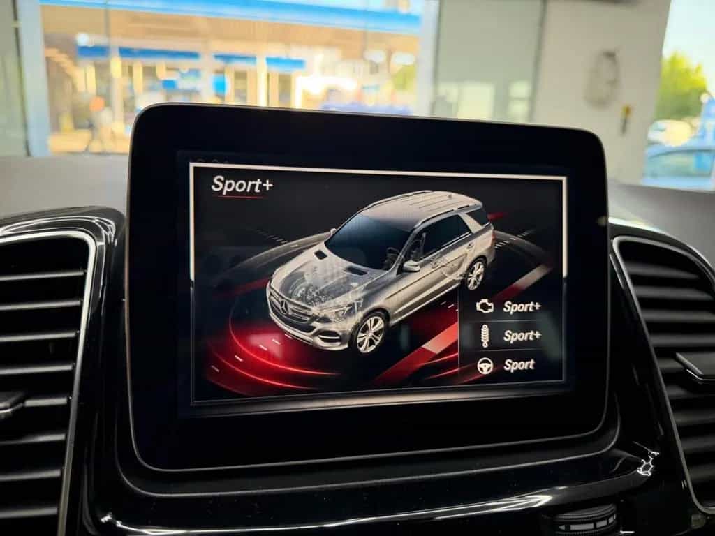 Mercedes-Benz GLE 43 AMG 4 MATIC STANDHZG LED KAMERA Airmatic 02/2017-photo-30