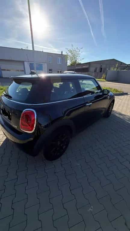 MINI ONE Blackyard Blackyard 08/2019-photo-1