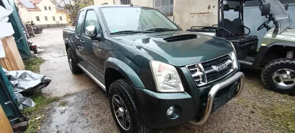 Isuzu D-Max 4x4 mit neuem Motor, Turbo, 172€ Steuer 02/2010-photo-1