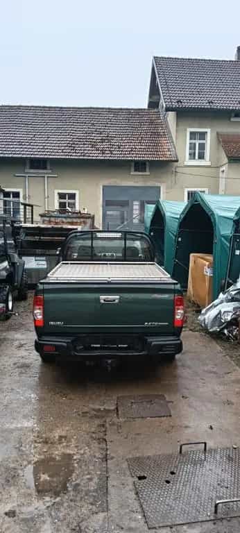 Isuzu D-Max 4x4 mit neuem Motor, Turbo, 172€ Steuer 02/2010-photo-3
