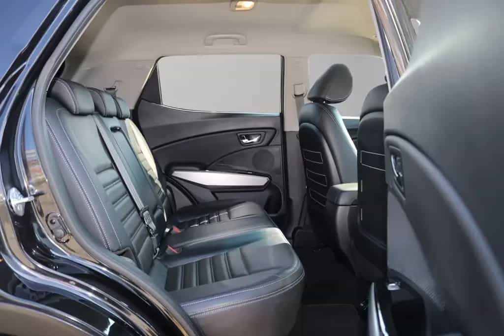 Ssangyong Tivoli 1.6 e-XDi 160 /KAMERA/LEDER/LED 12/2015-photo-11