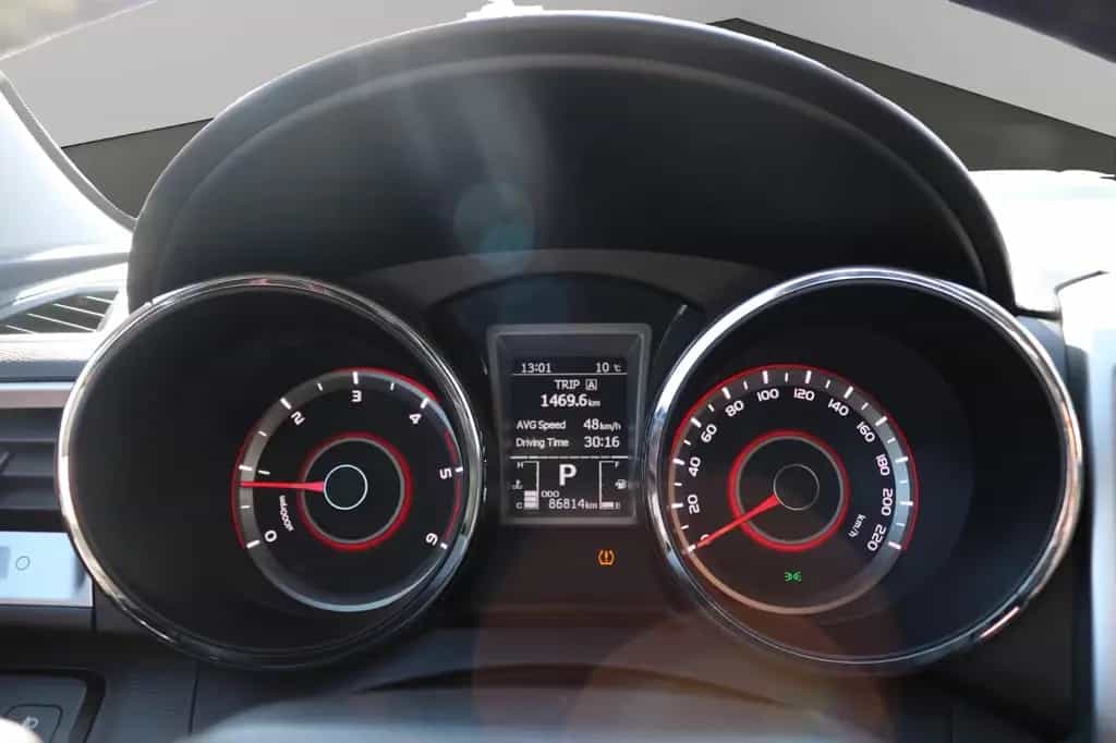 Ssangyong Tivoli 1.6 e-XDi 160 /KAMERA/LEDER/LED 12/2015-photo-16