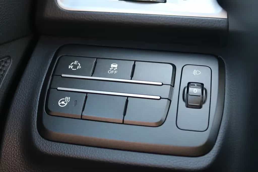 Ssangyong Tivoli 1.6 e-XDi 160 /KAMERA/LEDER/LED 12/2015-photo-25