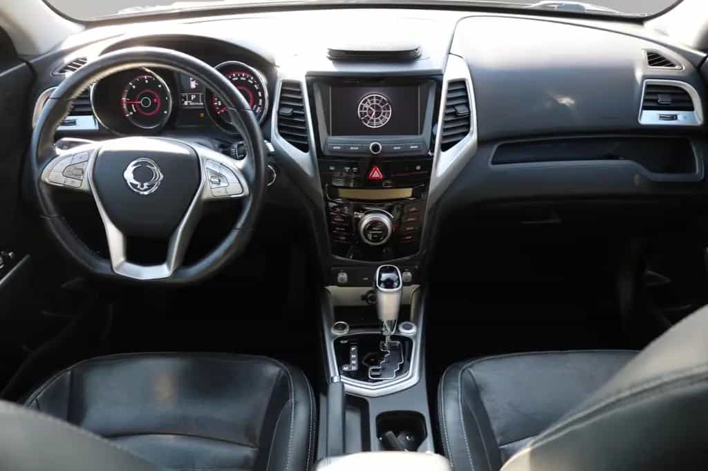 Ssangyong Tivoli 1.6 e-XDi 160 /KAMERA/LEDER/LED 12/2015-photo-6