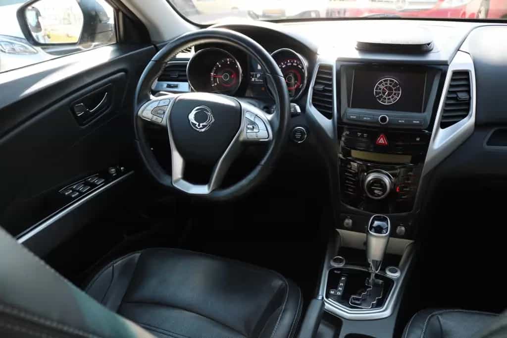 Ssangyong Tivoli 1.6 e-XDi 160 /KAMERA/LEDER/LED 12/2015-photo-7