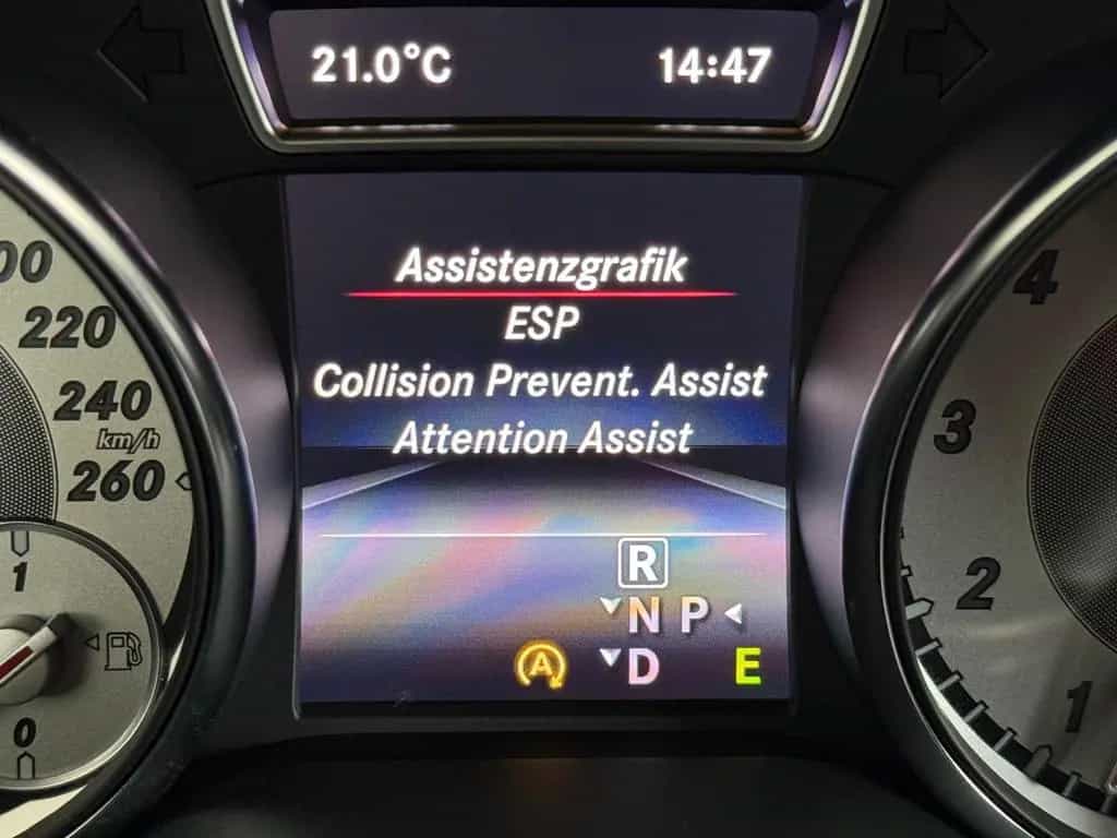 Mercedes-Benz GLA 200 AMG°NAVI°BI-XENON°HARMAN&KARDON°20"LM 03/2015-photo-22