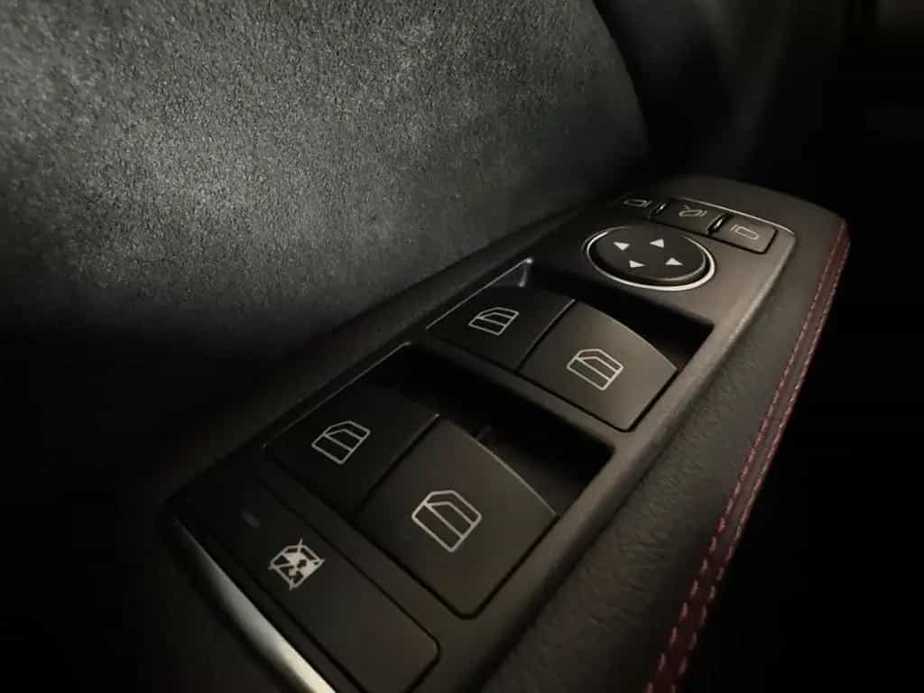 Mercedes-Benz GLA 200 AMG°NAVI°BI-XENON°HARMAN&KARDON°20"LM 03/2015-photo-24