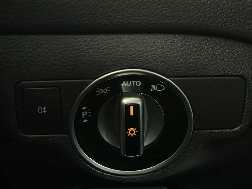 Mercedes-Benz GLA 200 AMG°NAVI°BI-XENON°HARMAN&KARDON°20"LM 03/2015-photo-25