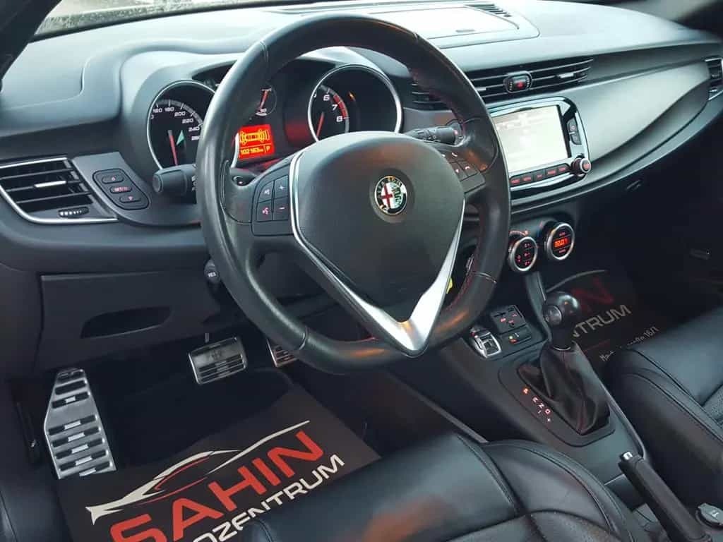 Alfa Romeo Giulietta 1.8T Automatik Quadrifoglio Verde Pano 07/2014-photo-9