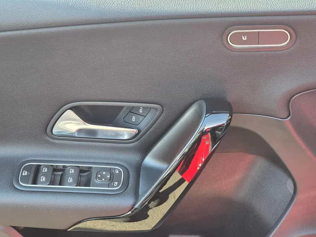 Mercedes-Benz A 200 Panorama|Leder|Burmester|MB-100|SHZ|PDC| 11/2018-photo-19