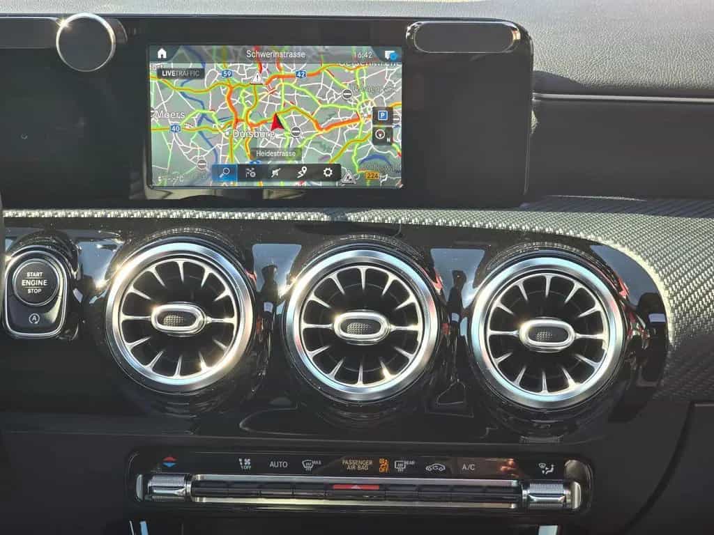 Mercedes-Benz A 200 Panorama|Leder|Burmester|MB-100|SHZ|PDC| 11/2018-photo-30