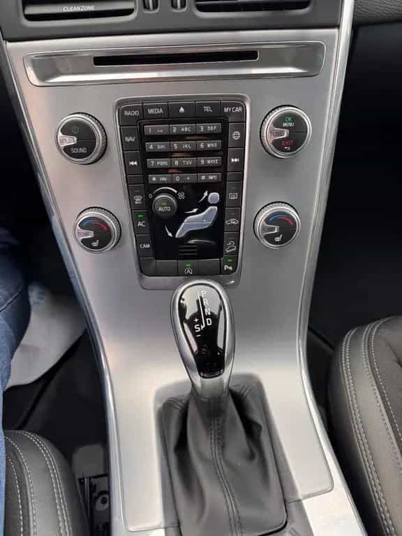 Volvo XC60 Momentum Leder Navi AWD Kamera 01/2017-photo-18
