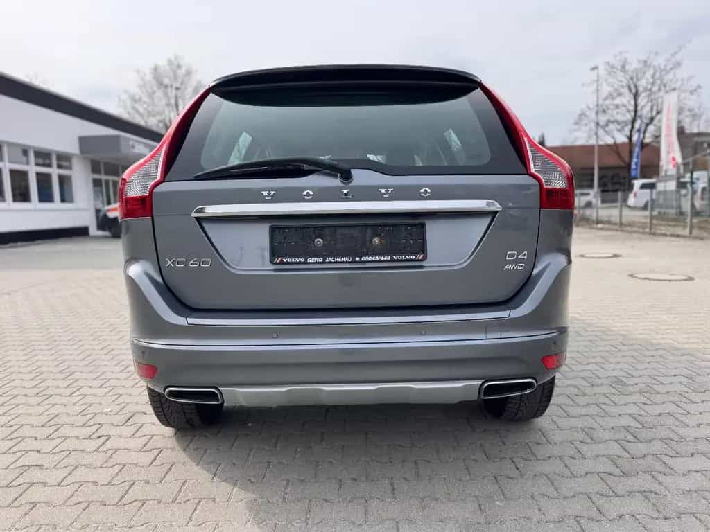Volvo XC60 Momentum Leder Navi AWD Kamera 01/2017-photo-3