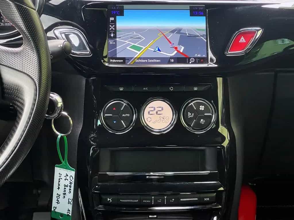 DS Automobiles DS3 DS PERFORMANCE 1,6 °208 PS °NAVI 1.HAND GARANTIE 06/2017-photo-16