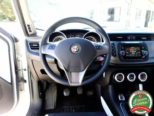 Alfa Romeo Giulietta ALFA ROMEO Giulietta 1.6 JTDm-2 105 CV Distincti 04/2015-photo-12