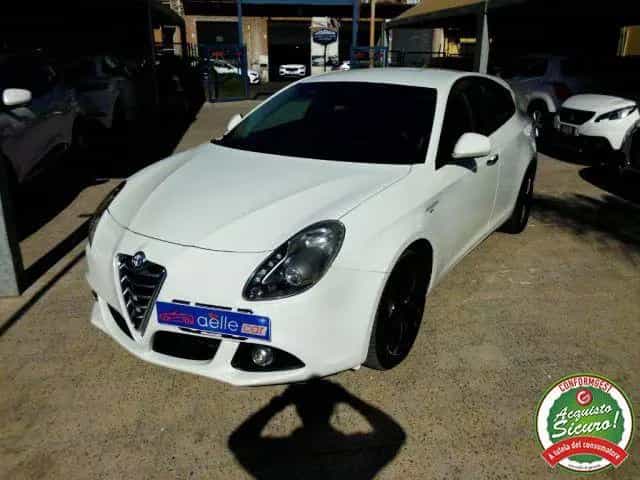 Alfa Romeo Giulietta ALFA ROMEO Giulietta 1.6 JTDm-2 105 CV Distincti 04/2015-photo-2