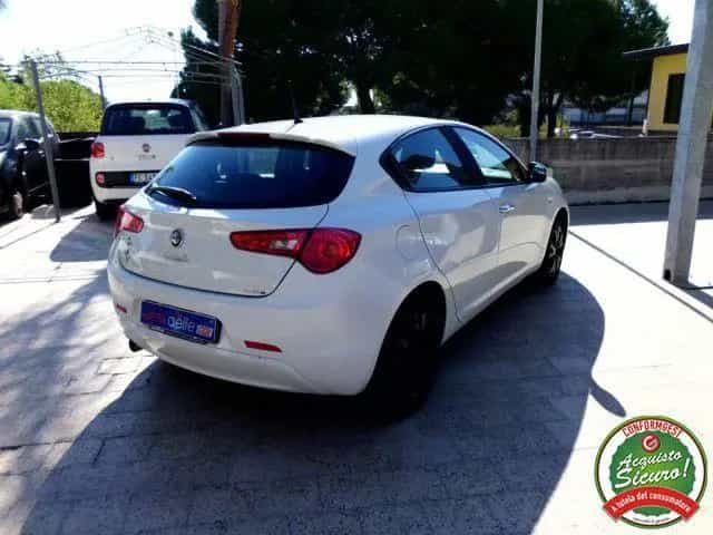 Alfa Romeo Giulietta ALFA ROMEO Giulietta 1.6 JTDm-2 105 CV Distincti 04/2015-photo-6
