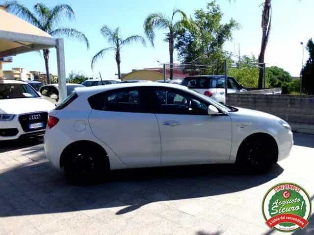 Alfa Romeo Giulietta ALFA ROMEO Giulietta 1.6 JTDm-2 105 CV Distincti 04/2015-photo-7