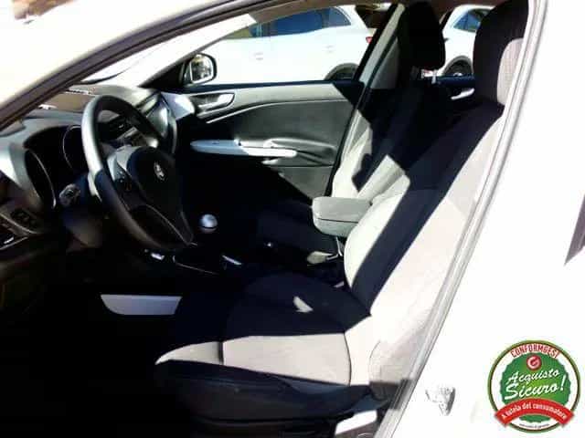 Alfa Romeo Giulietta ALFA ROMEO Giulietta 1.6 JTDm-2 105 CV Distincti 04/2015-photo-8