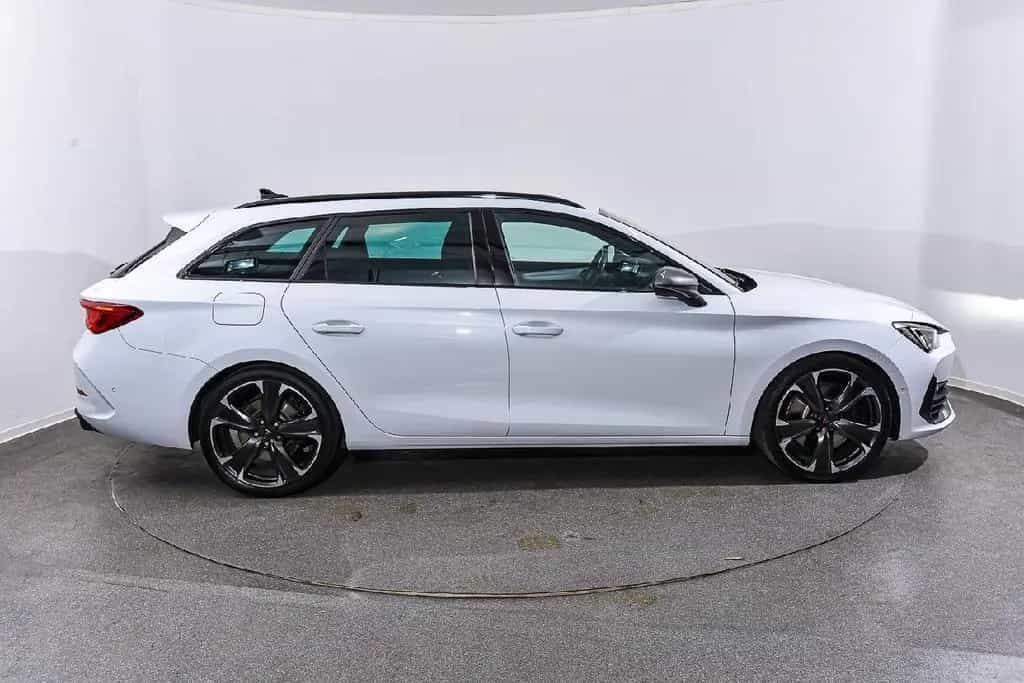 Cupra Leon Sportstourer VZ 4Drive 1.Hand 03/2024-photo-3