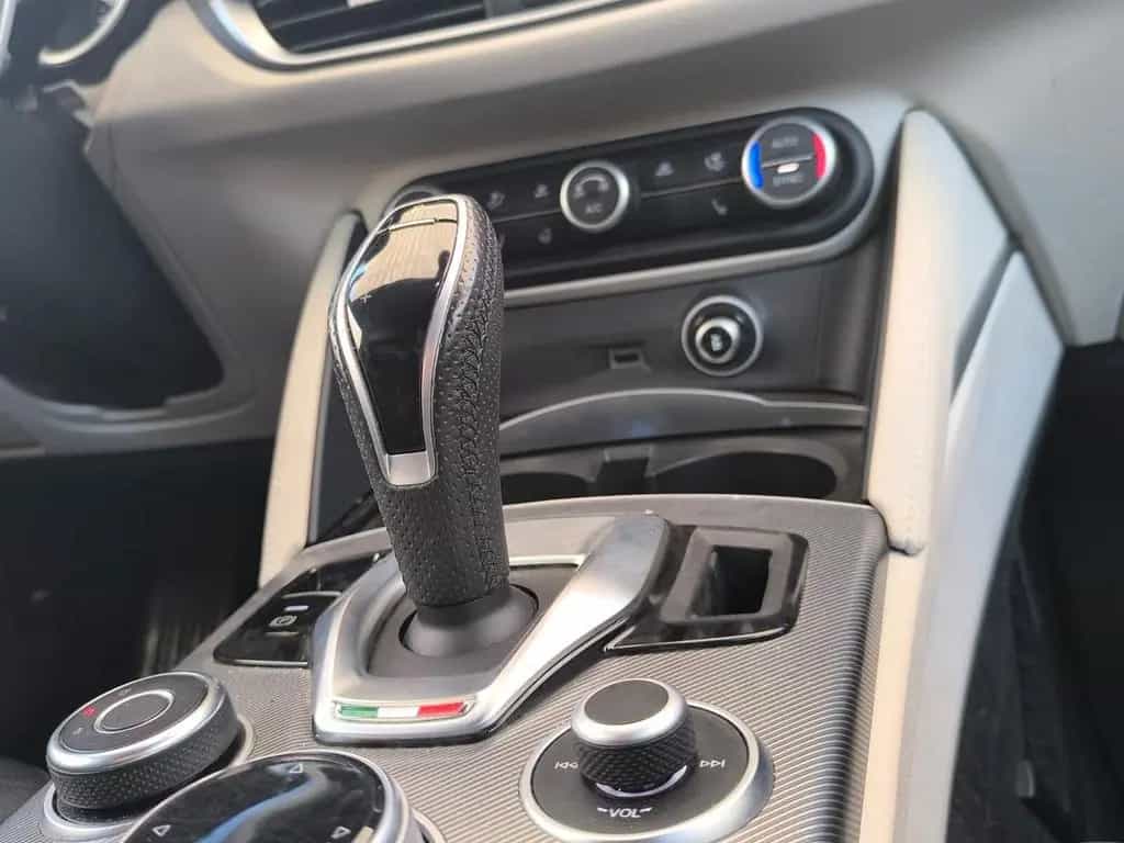 Alfa Romeo Stelvio 2.2CC 210CV AT8 Q4 Veloce 202 06/2020-photo-12