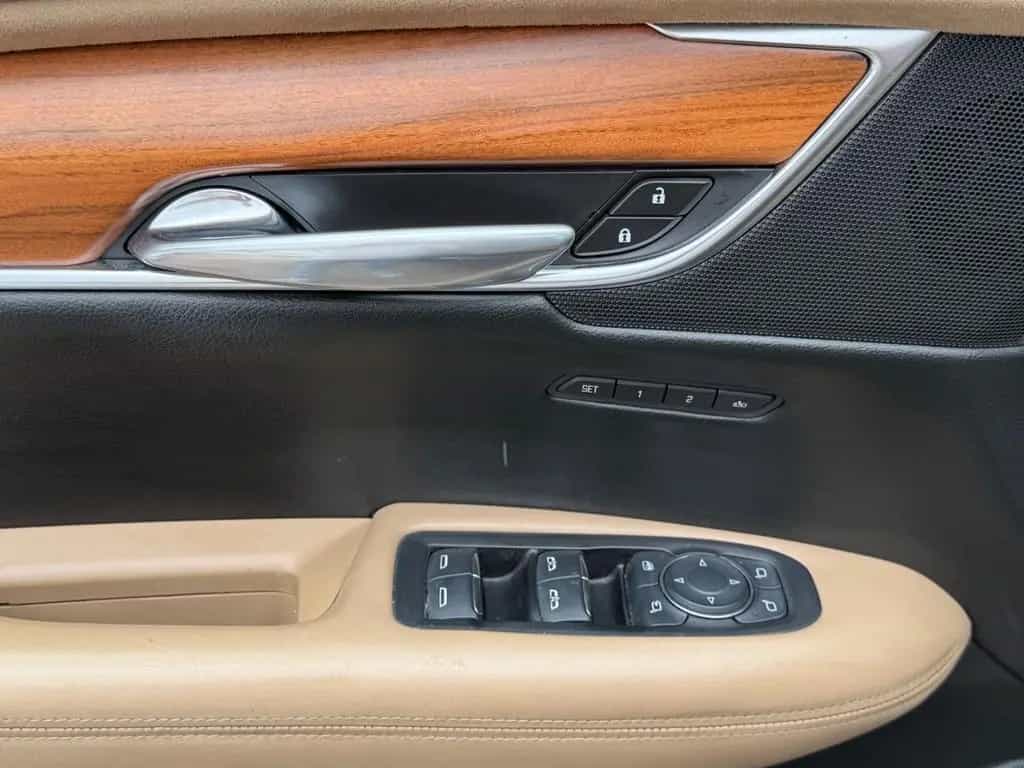 Cadillac XT5 Platinum AWD 02/2017-photo-11