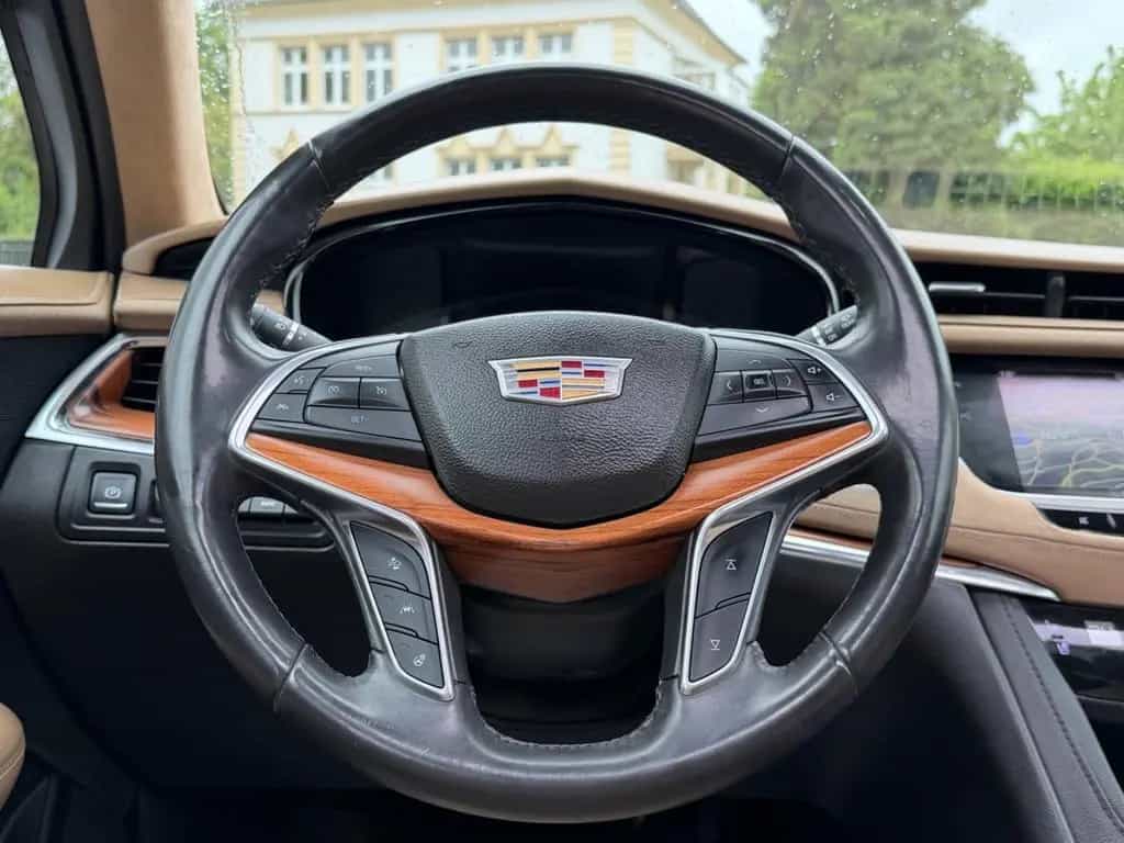 Cadillac XT5 Platinum AWD 02/2017-photo-22