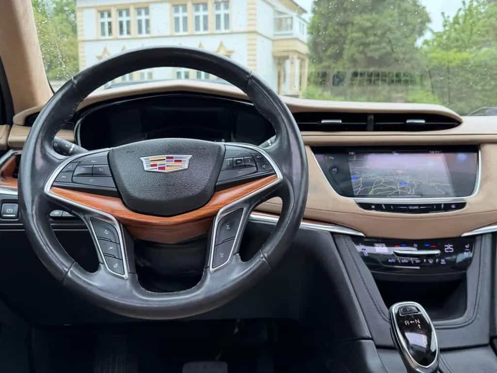 Cadillac XT5 Platinum AWD 02/2017-photo-23