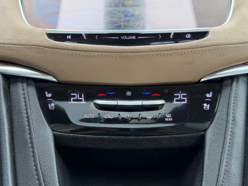 Cadillac XT5 Platinum AWD 02/2017-photo-27