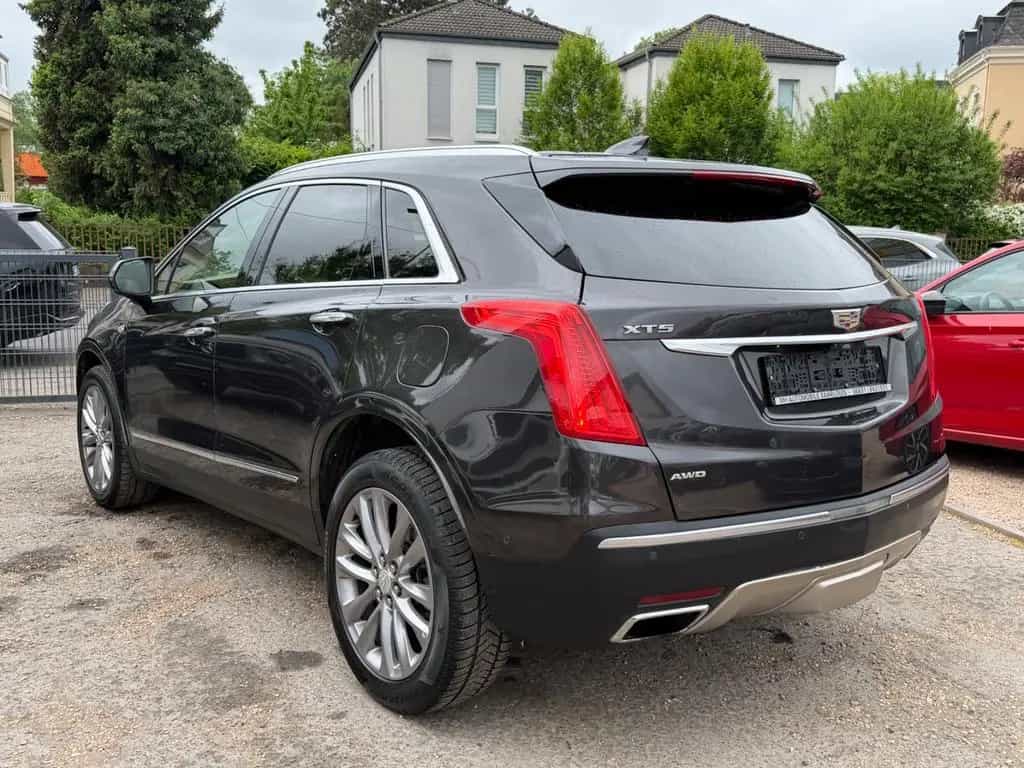 Cadillac XT5 Platinum AWD 02/2017-photo-3