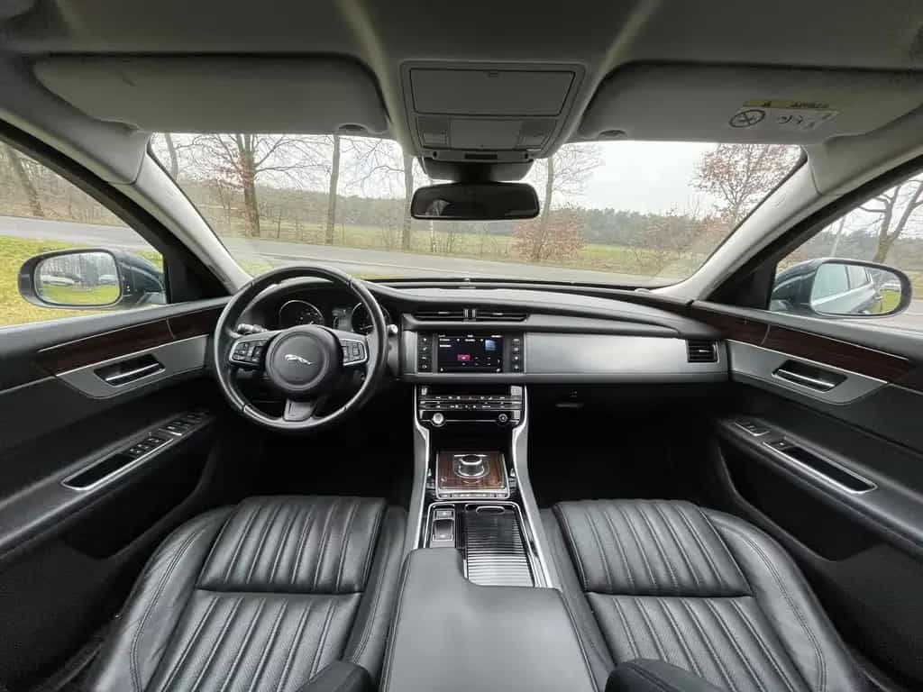 Jaguar XF Prestige 30d Injektoren NEU 04/2017-photo-11