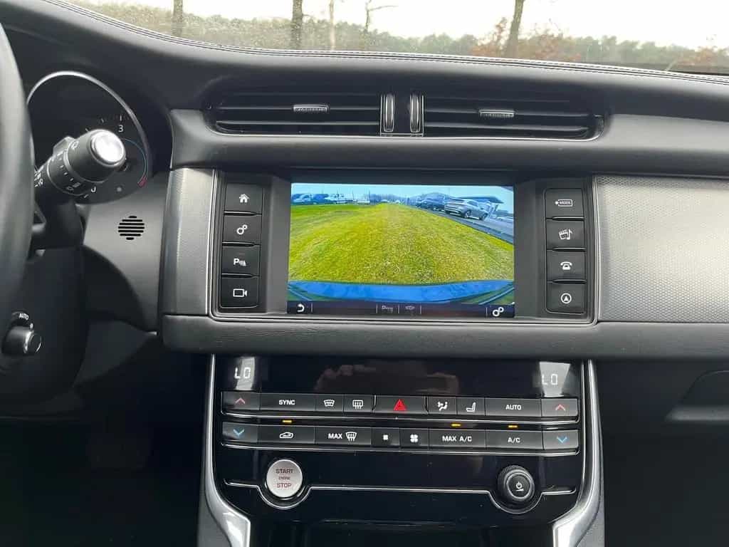 Jaguar XF Prestige 30d Injektoren NEU 04/2017-photo-14