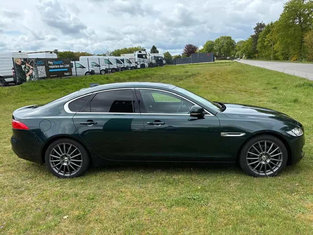 Jaguar XF Prestige 30d Injektoren NEU 04/2017-photo-22