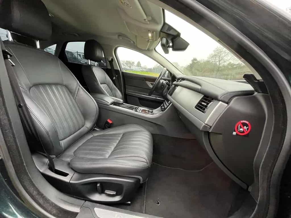 Jaguar XF Prestige 30d Injektoren NEU 04/2017-photo-24