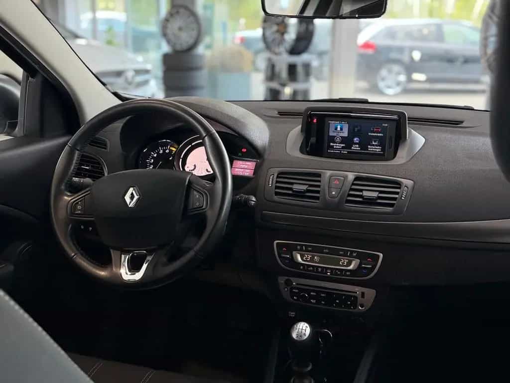 Renault Megane III Paris *NAVI*AHK*LED* 08/2014-photo-15