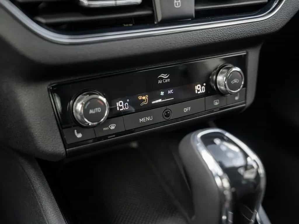Skoda Kamiq 1.0 TSI Kam. DynLicht KlimaA LM PDC 04/2022-photo-14