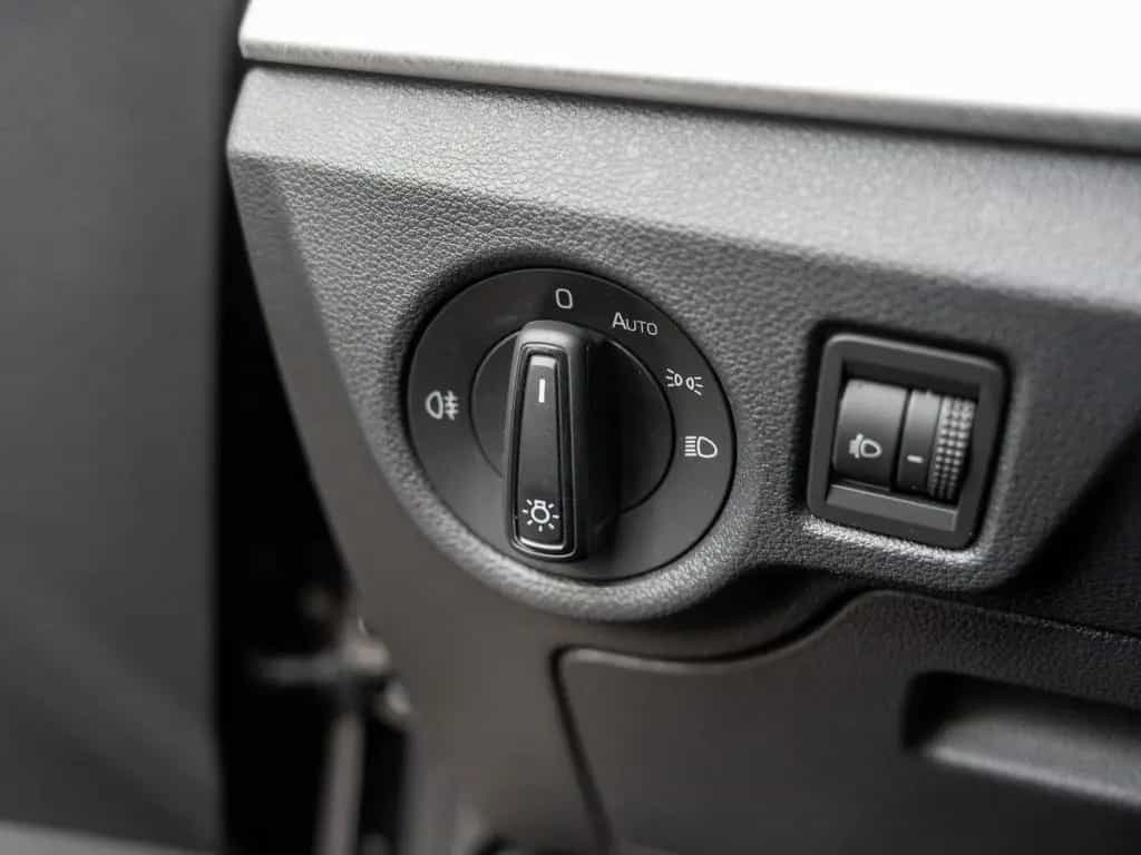 Skoda Kamiq 1.0 TSI Kam. DynLicht KlimaA LM PDC 04/2022-photo-21