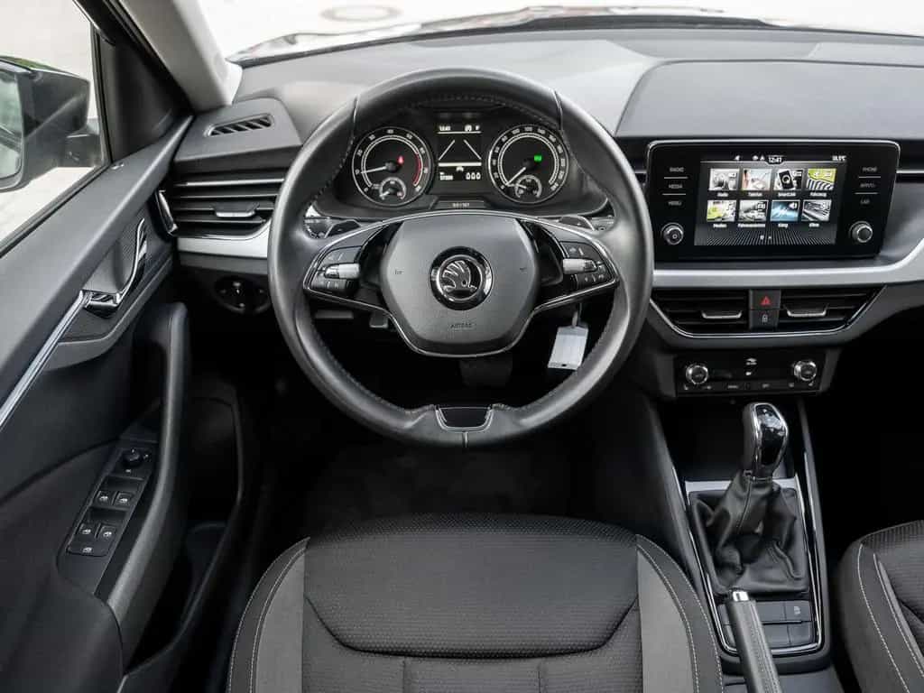 Skoda Kamiq 1.0 TSI Kam. DynLicht KlimaA LM PDC 04/2022-photo-9