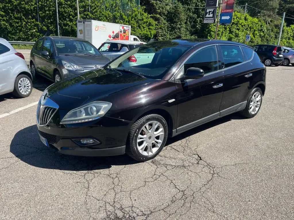 Lancia Delta 1.6MJT/130CV/neopatentato/Euro5B co 01/2011-photo-1