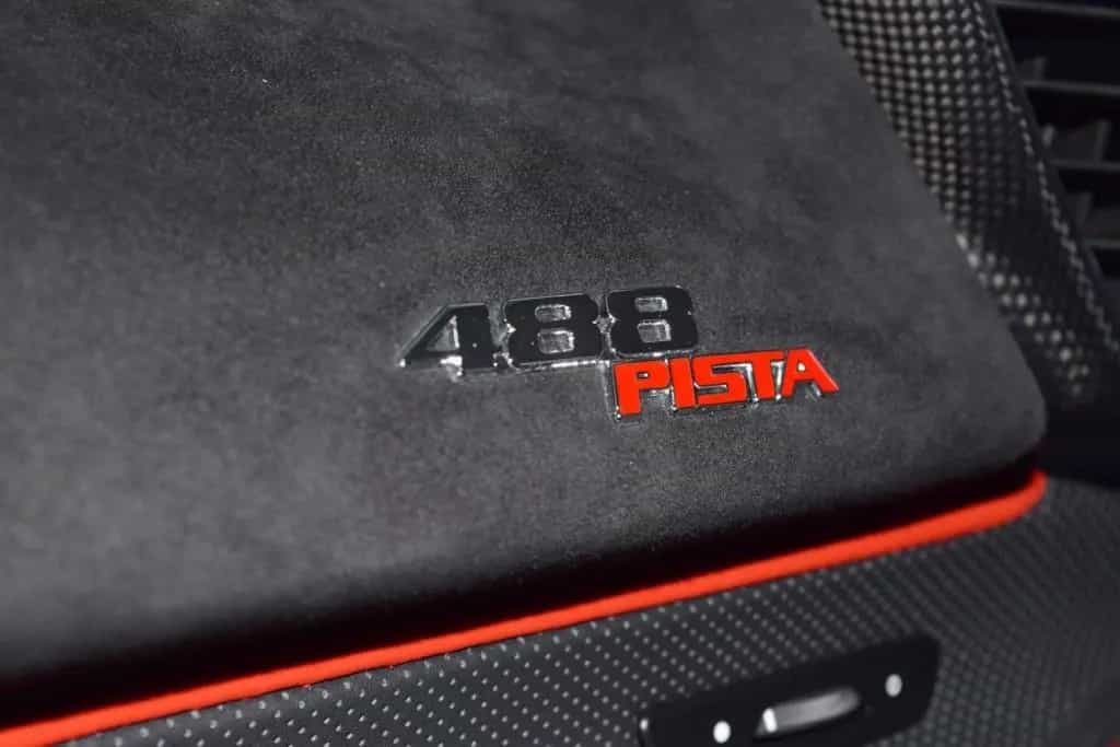 Ferrari 488 Pista Pista Piloti Lifting TailorMade Carbon 08/2019-photo-11
