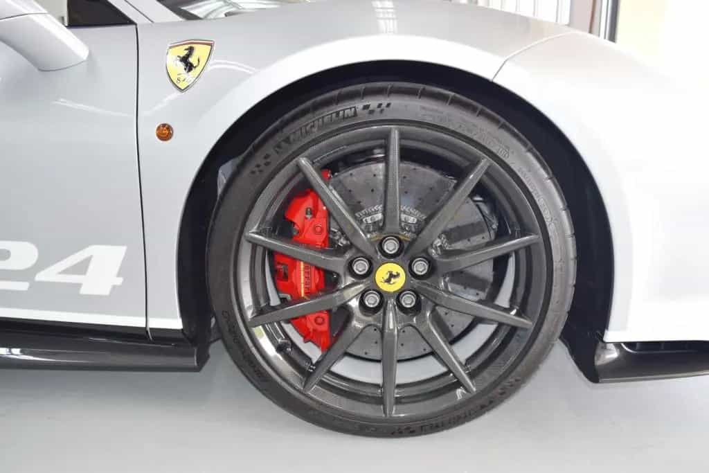 Ferrari 488 Pista Pista Piloti Lifting TailorMade Carbon 08/2019-photo-14